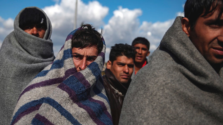 Turquía podría enviar 15.000 refugiados al mes a Europa para "dejarla asombrada"