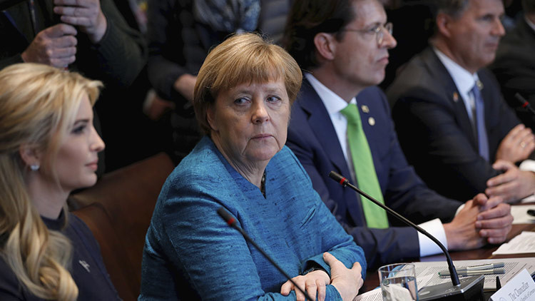 ¿Qué estás haciendo aquí?: No se pierdan las miradas de Merkel a Ivanka Trump (FOTOS)