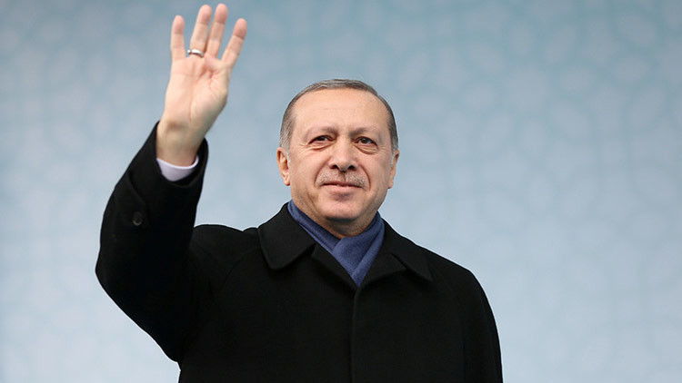 "Sin vacilar": Erdogan promete reinstaurar la pena de muerte