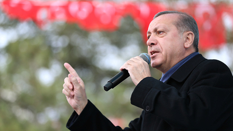 Erdogan: Los europeos "revivirían las cámaras de gas si no se avergonzaran"