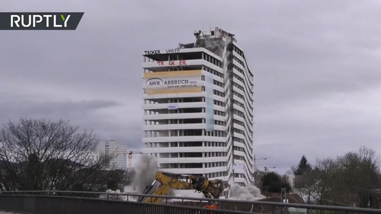 Alemania: 250 kilos de dinamita reducen a escombros el famoso Bonn-Center (IMPRESIONANTE VIDEO)