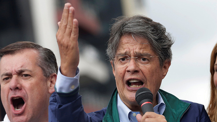 Apuro electoral: El "pequeño banco" que compromete al candidato Lasso en Ecuador