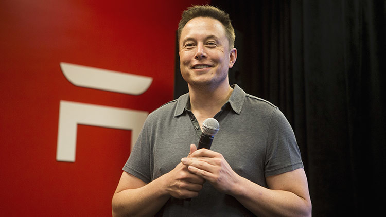 Elon Musk desarrolla una tecnología que permitirá conectar el cerebro a dispositivos electrónicos