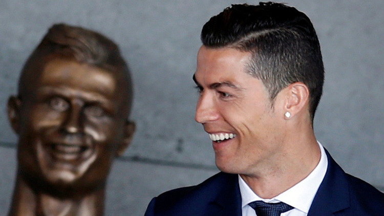 MEMES: El busto de Cristiano Ronaldo que ha causado furor en las redes