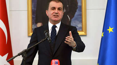 Turquía planea "reevaluar" el acuerdo sobre los refugiados con la Unión Europea