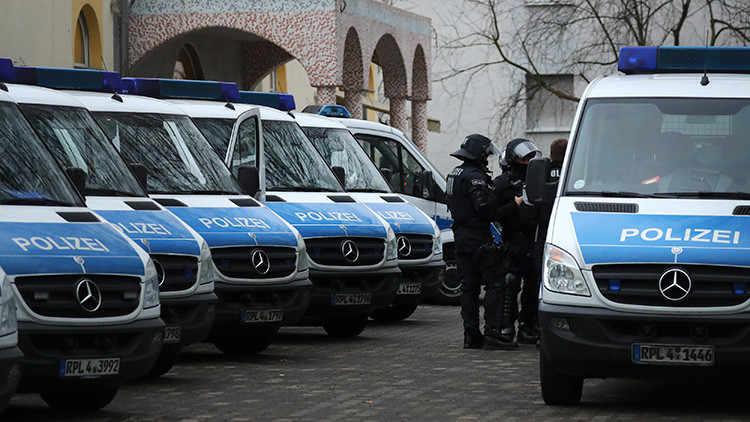 Alemania: Joven de 18 años acusado de violar a dos ancianos discapacitados y matar a la mujer de uno