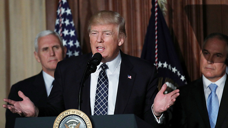 Analista político: Aumenta el riesgo de un 'impeachment' contra Donald Trump
