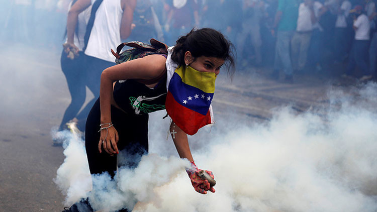 Alertan de que en Venezuela pretenden activar las acciones violentas de "vecino contra vecino"
