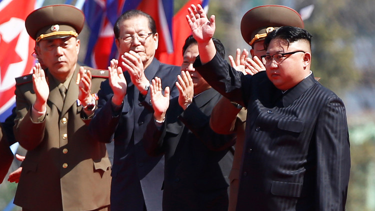 Milagro norcoreano: Kim Jong-un inaugura una 'calle ejemplar' en Pionyang