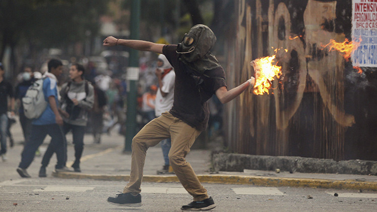 Venezuela: ¿por qué la oposición acusa de 'chavistas infiltrados' a los violentos?