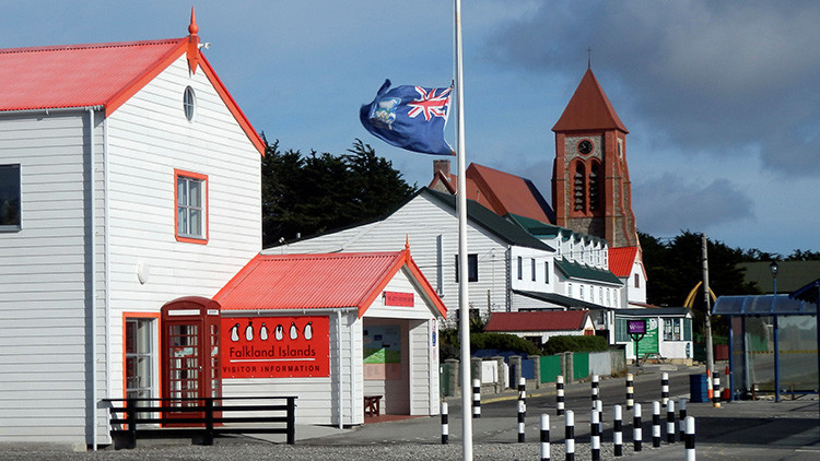 Las Malvinas estudia pedir visa a los argentinos que visiten el archipiélago