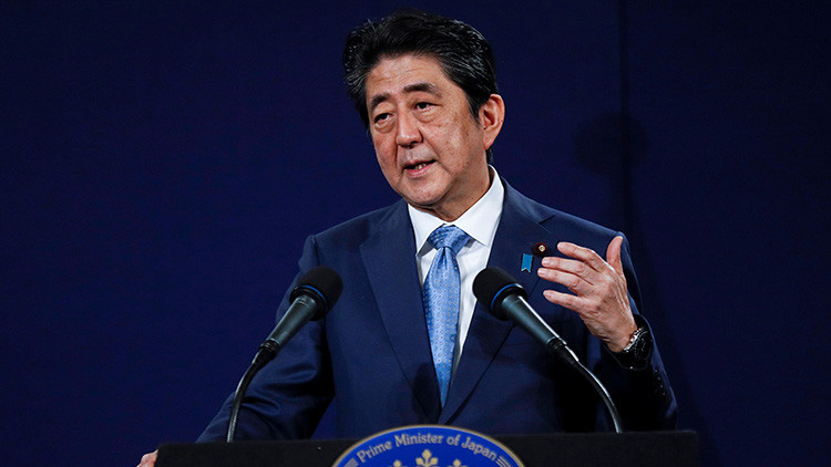 El primer ministro de Japón propone modificar la Constitución y acabar con su carácter pacifista