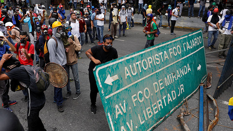 ¿Incendiar el país o ir a Constituyente? La encrucijada de la oposición venezolana