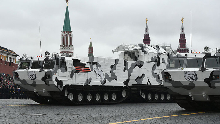 Las ventajas del equipo militar ártico que participó en el desfile del 9 de mayo en Moscú (FOTOS)