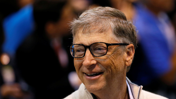 "La inteligencia no es tan importante": Los consejos de Bill Gates a graduados universitarios