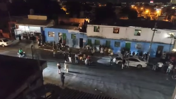 FUERTES IMÁGENES: Una multitud intenta linchar a un ruso en México por sus videos con insultos