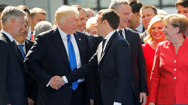 Macron intenta esquivar la 'mano dura' de Trump durante la cumbre de la OTAN (VIDEO)