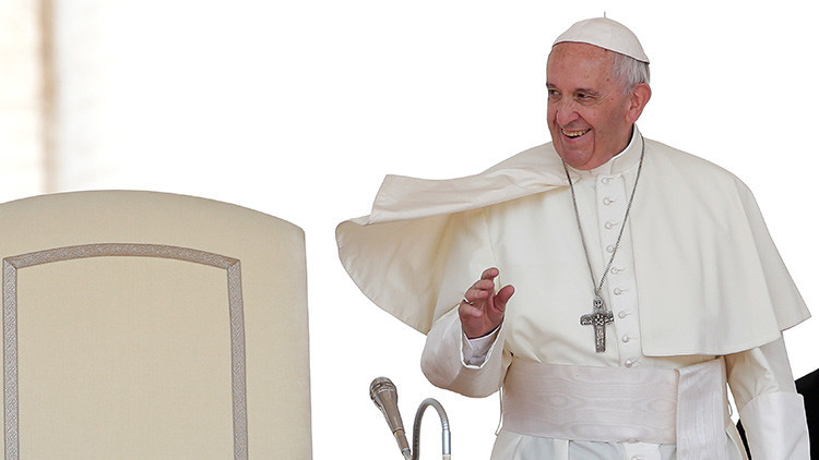 El Papa Francisco anuncia un viaje a Chile y a Perú en 2018