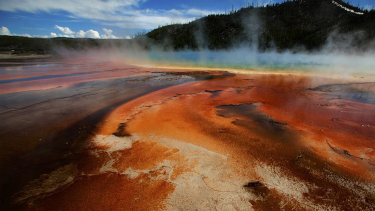 Advierten de que una erupción del supervolcán de Yellowstone podría "sacar las tripas a EE.UU."