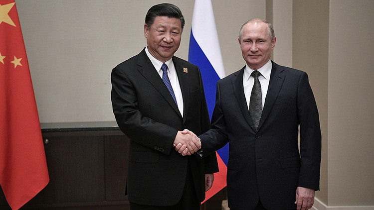 Xi Jinping y Putin se reúnen en Moscú para firmar acuerdos por 10.000 millones de dólares