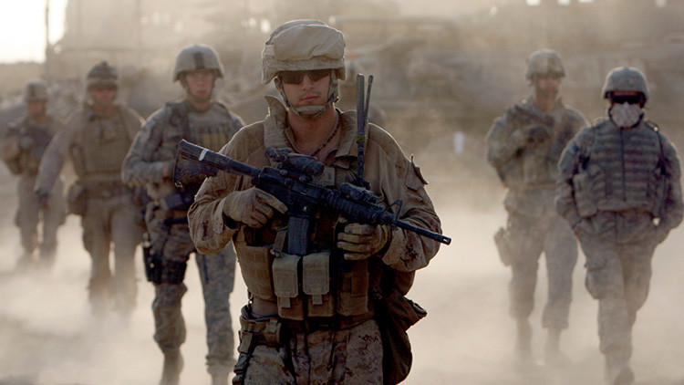 Coronel retirado estadounidense revela por qué el Ejército de EE.UU. se "está desmoronando"