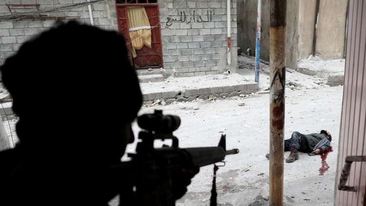 "La guerra es lo peor que he visto": Conmovedoras imágenes captadas durante la batalla por Mosul