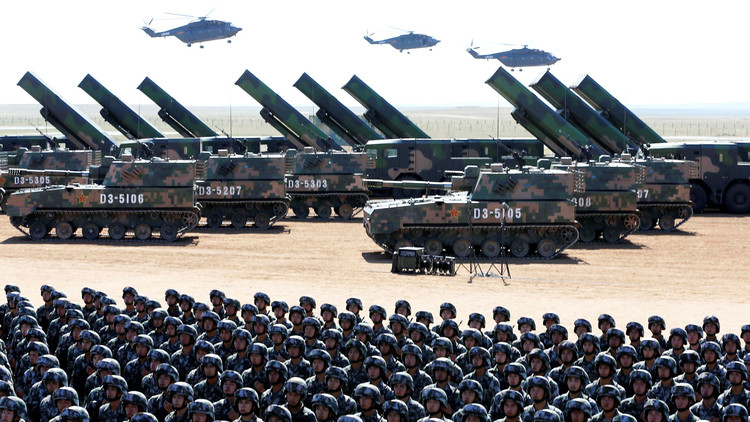 China presenta nuevas unidades bélicas en un imponente desfile militar (VIDEO)
