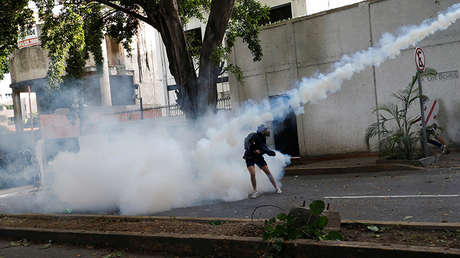 FUERTES IMÁGENES: Queman a dos hombres señalados de chavistas en una protesta opositora en Venezuela