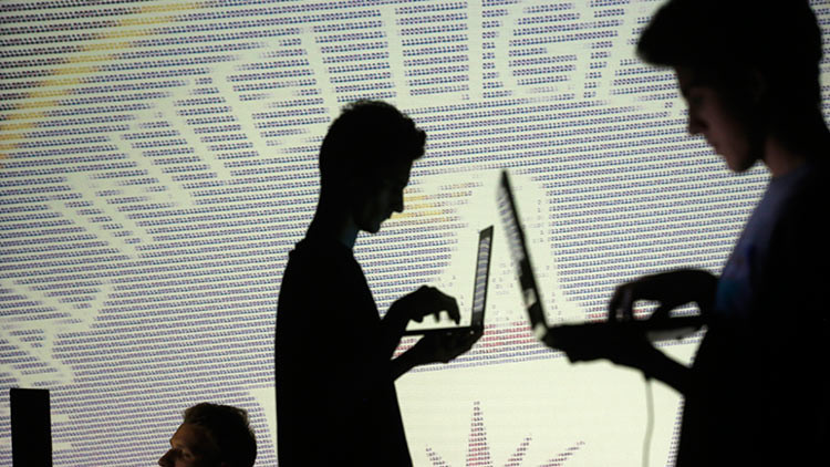 WikiLeaks filtra documentos de 'Dumbo', la herramienta de la CIA para controlar cámaras web