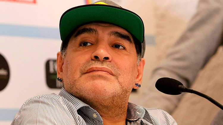 Maradona le responde a Capriles: "La diferencia entre vos y yo es que yo no me vendí nunca"