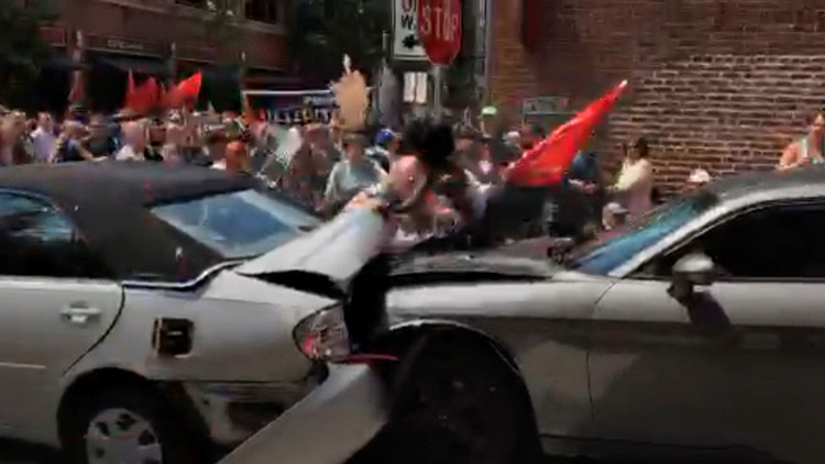 FUERTE VIDEO: Momento exacto en que un auto arrasa a la multitud 'a la manera del EI' en EE.UU.