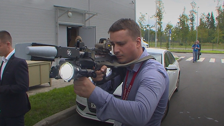 Así funciona el temible rifle Kaláshnikov que 'asesina' drones y teléfonos' (VIDEO)