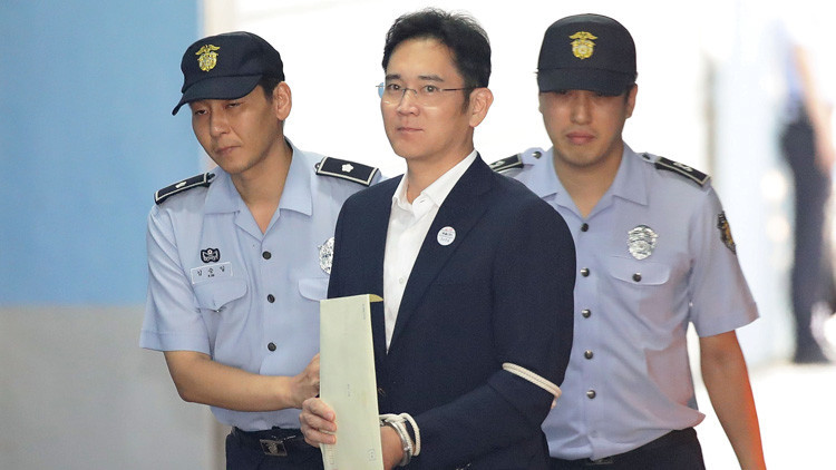 La Corte de Corea del Sur condena al vicepresidente de Samsung a cinco años de prisión
