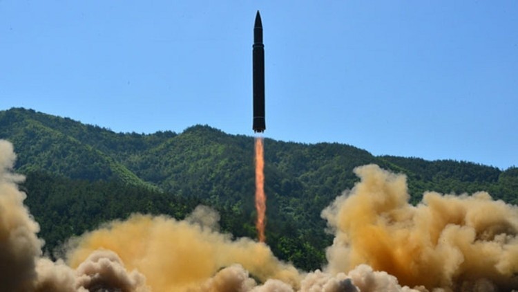 El último misil balístico disparado por Pionyang superó solo la mitad de su alcance máximo