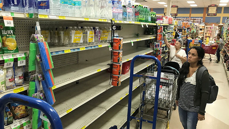 Compras de pánico en Florida ante la inminente llega del huracán Irma
