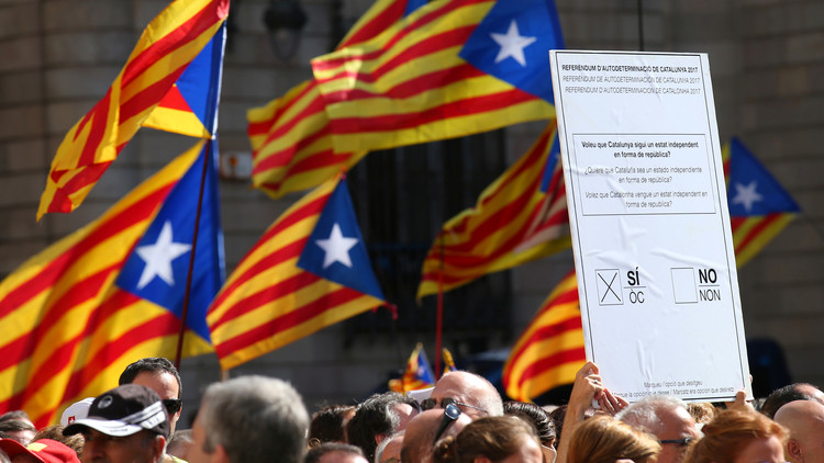 Madrid advierte a Cataluña: "Si son 700 alcaldes los que cometen un delito, todos irán a juicio"