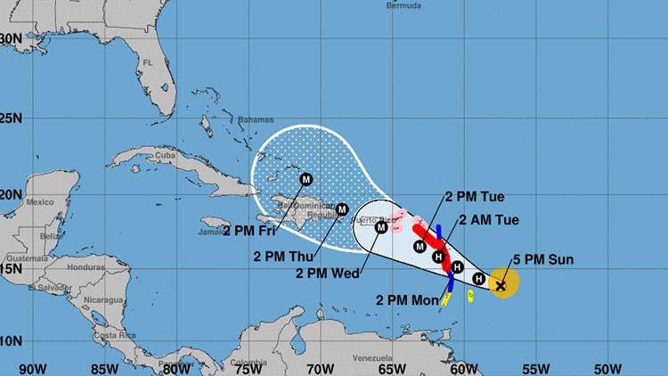 María se convierte en huracán y se dirige hacia Puerto Rico