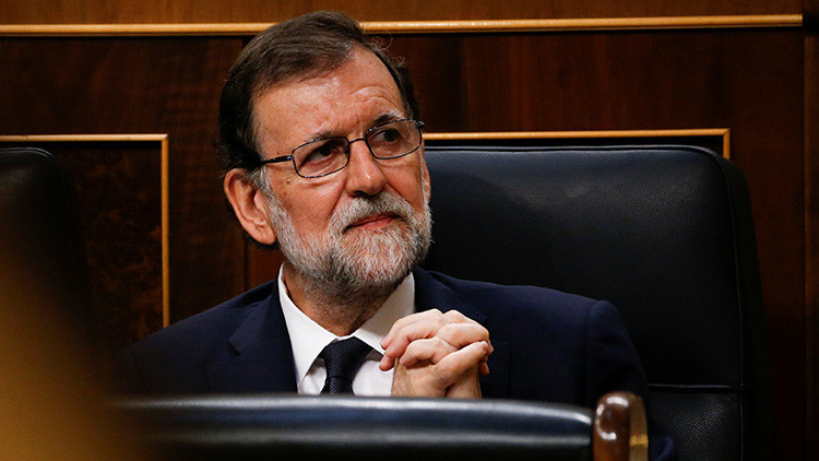 "Saque sus sucias manos de las instituciones catalanas": alta tensión en el parlamento de España