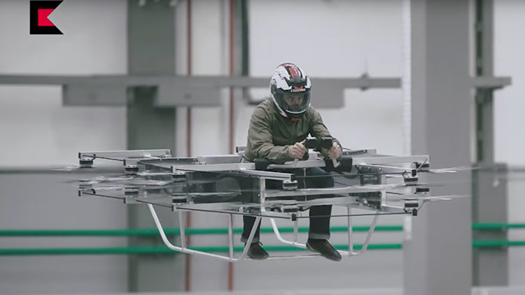 Video: Kaláshnikov presenta su concepto de auto volador