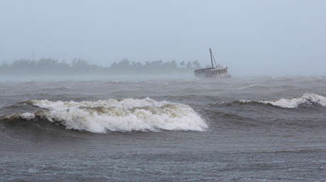 PRIMERAS IMÁGENES: El huracán Irma azota la República Dominicana con vientos de 285 km/h