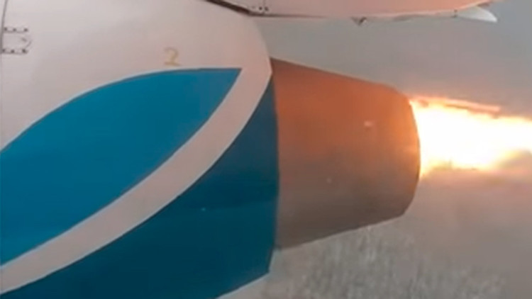 "Pensé que era ateo, hasta que" el motor del avión se incendió en pleno vuelo (VIDEO)