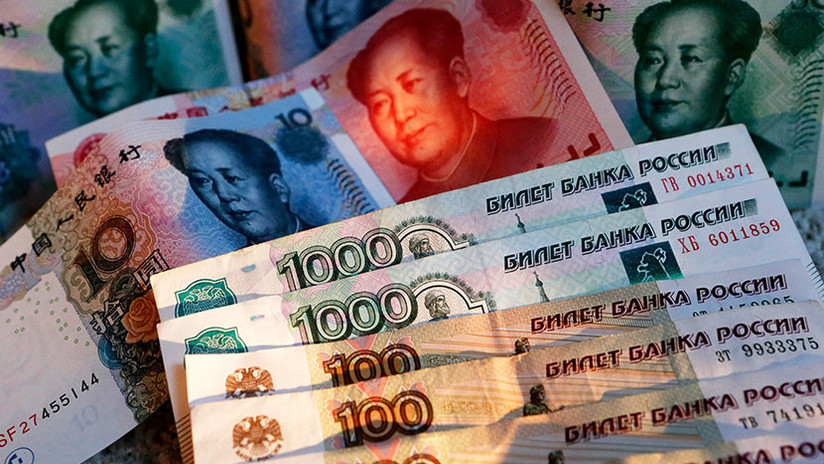 Destronar al dólar: Rusia y China extienden el comercio en rublos y yuanes
