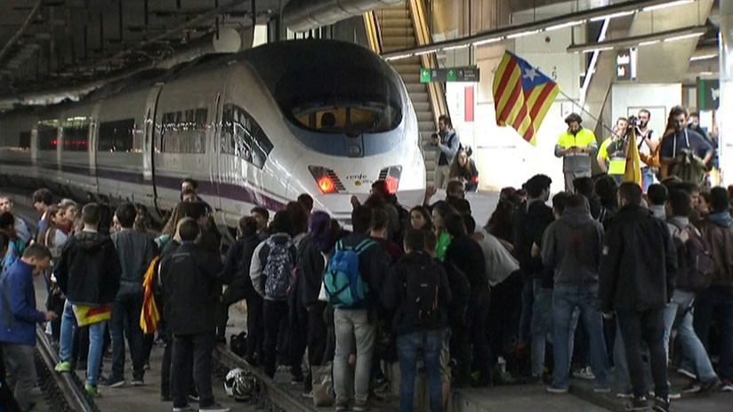 Toman la principal estación de tren de Barcelona exigiendo libertad para políticos presos (VIDEO)