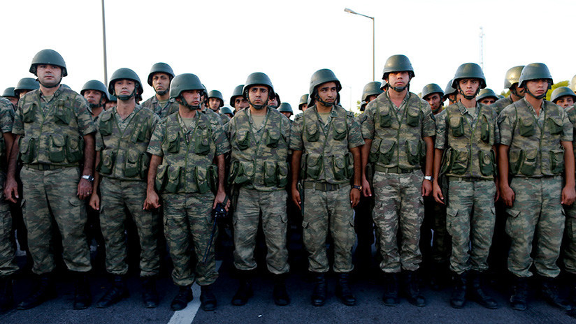 En la OTAN califican de 'enemigo' a Erdogan y este responde con el retiro de sus tropas