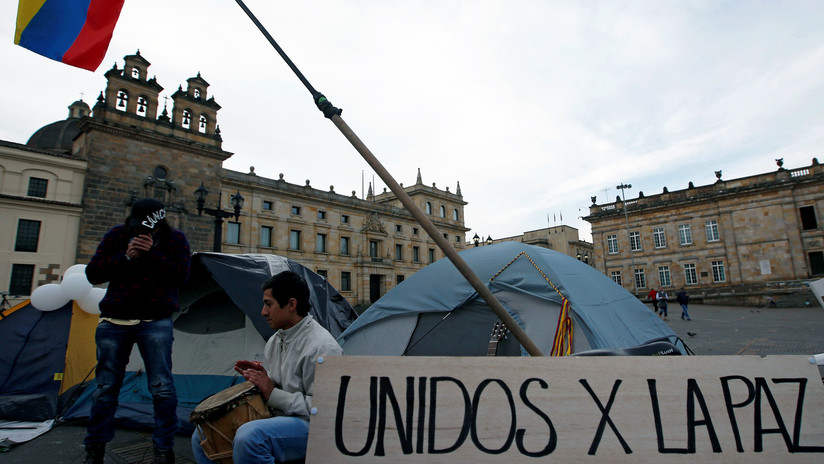 Colombia: A un año del fin de la guerra, las FARC exigen tierras