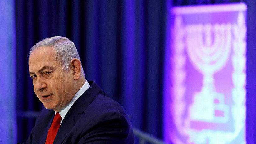 Policía israelí interroga a Netanyahu en su residencia por sospechas de corrupción