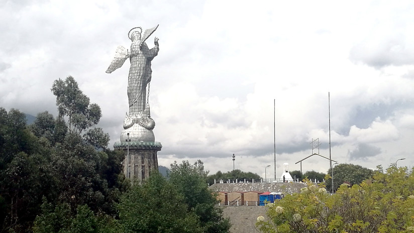 "Estúpida coincidencia": ¿Por qué esta virgen de Quito le da la espalda al sur?