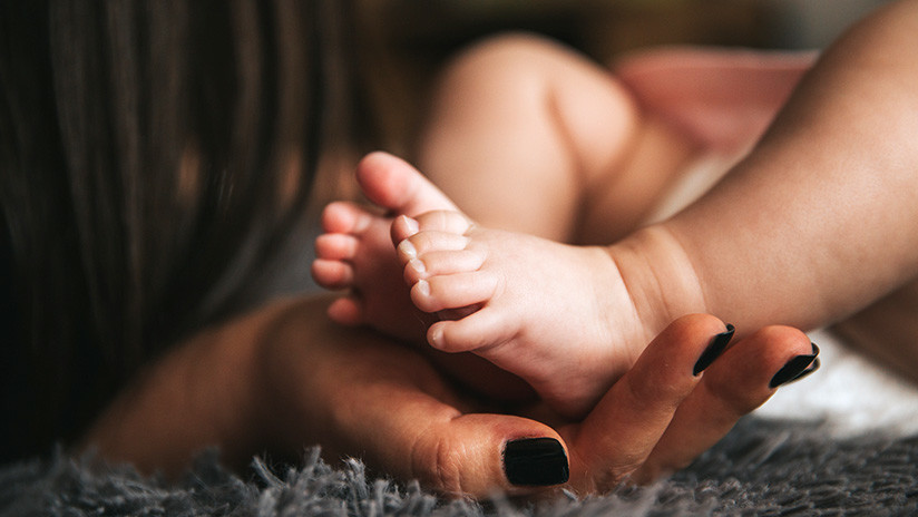 Una estadounidense da a luz a un bebé a partir de un embrión congelado hace 24 años