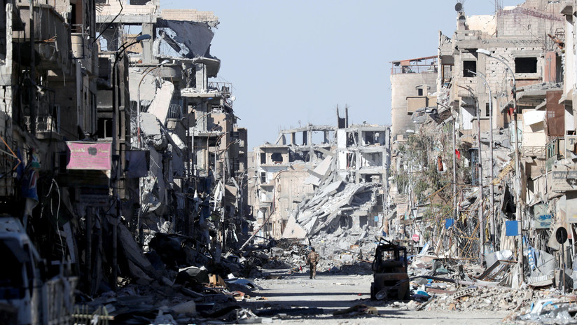 Rebeldes sirios apoyados por EE.UU. narran el éxodo libre de terroristas del EI de Raqa