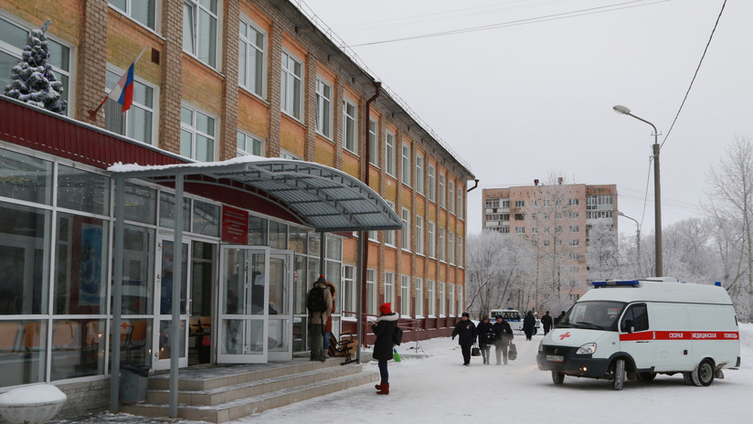 Apuñalamiento masivo en una escuela rusa: uno de los autores se autolesionó durante el ataque